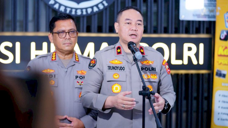 Robot Humanoid hingga Robot Dog Beratribut Polisi Ramaikan Monas dalam Persiapan Hari Bhayangkara ke-79