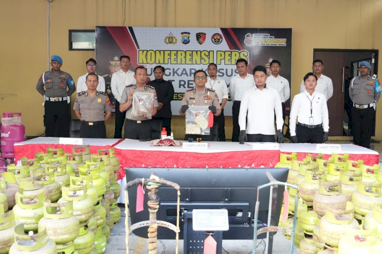 Polresta Sidoarjo Ungkap Sindikat Elpiji Oplosan di Rumah Kontrakan
